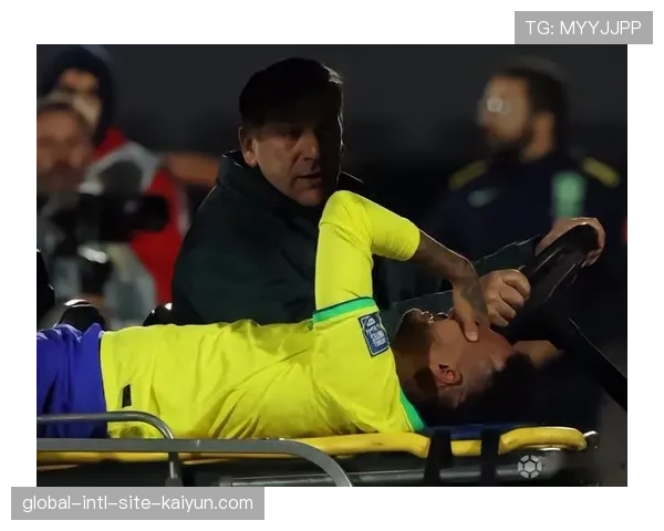 内马尔左膝半月板伤势引发关注 球员选择先助球队保级再手术